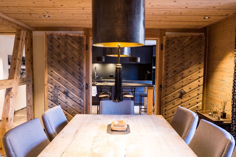 Blick vom Esszimmer in die Küche: Viel Liebe zum Detail.